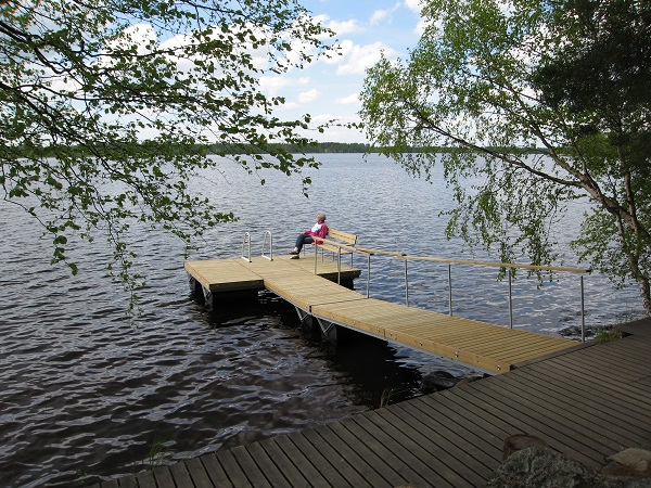Brygga Rentukka flytbrygga DX 1-4-6 med räcken, bänk och badstege